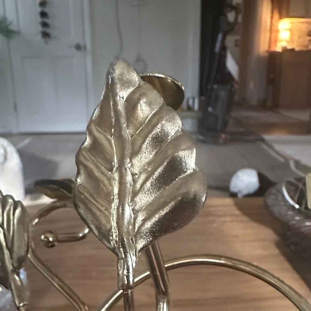 Gold Leaf Accent Wall Shelf with Glass Top